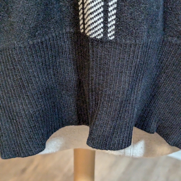 Women's plaid Banana Republic sweater size XL - Picture 2 of 14